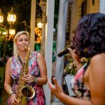 Саксофон Певица