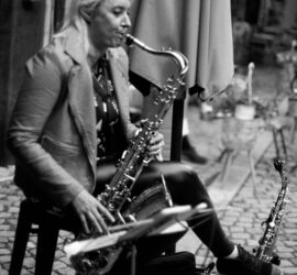 Музика на живо